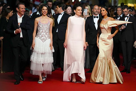 Dennis Quaid, Margaret Qualley, director Coralie Fargeat and Demi Moore 